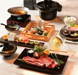 夏の味覚を楽しめる贅沢な会席コース。日本三大和牛「近江牛」の豆乳鍋又はすきしゃぶがメイン。