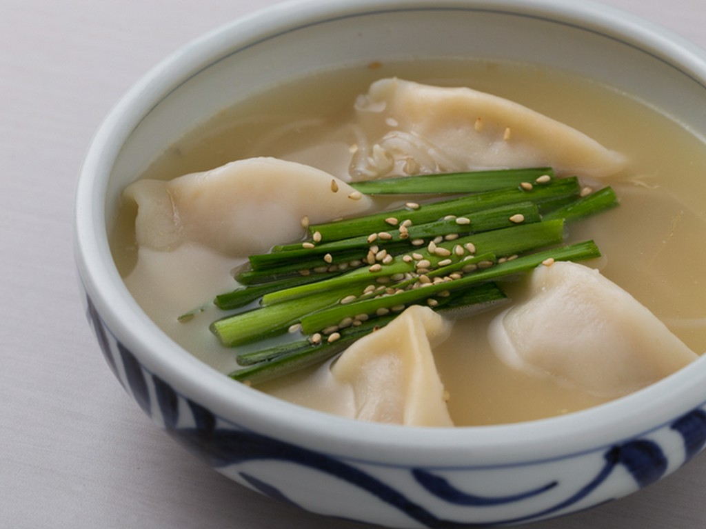 濃厚なスープの「鶏ガラ水餃子」