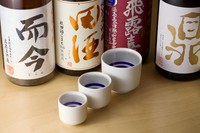 全国の銘酒を日本酒の専門家きき酒師が厳選！大中小の選べる3サイズと3種類のお酒を飲み比べできる、きき酒セットをご用意！