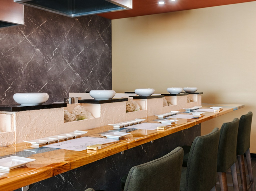 宝船に乗った気分になれるエンターテイメント性の高い店内