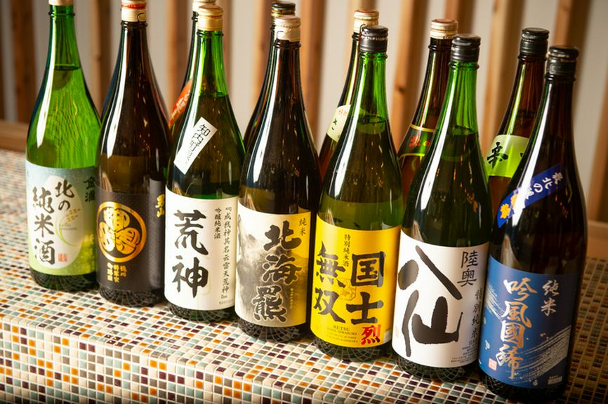 いつも違う銘柄を楽しめるように、一本ずつ仕入れる日本酒