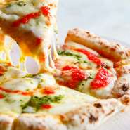 もっちり手ごね生地のマルゲリータピザ