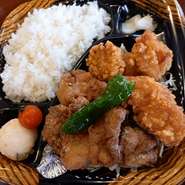 黒豚の唐揚げと若鶏の唐揚げの食感を楽しんで頂く
食べ比べ弁当！どちらも食べたい方にもオススメ！
今日は唐揚げ気分なあなたは是非！

ご飯の大盛＋110