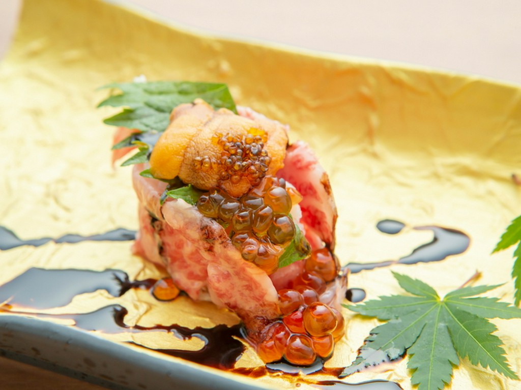 贅沢な海の幸と肉の旨みを一度に味わう『ウニ牛』