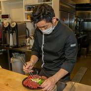 店づくりのテーマは、「自分が行きたい焼肉店」