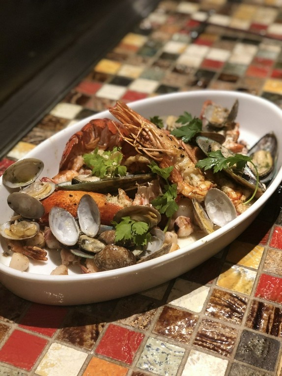 オマール海老・イカ・タコの漁師焼き