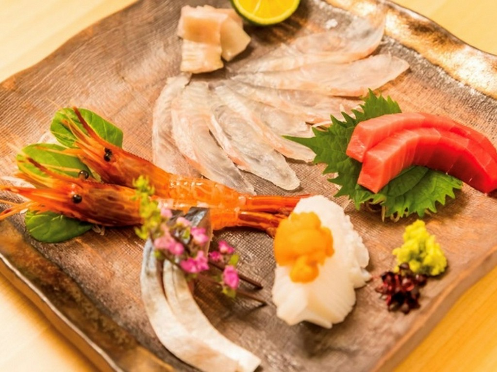 本日のお造里　五種盛り合わせ　一人前