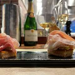 薄切り生ハムと自家製ジャンボンブランの食べ比べ