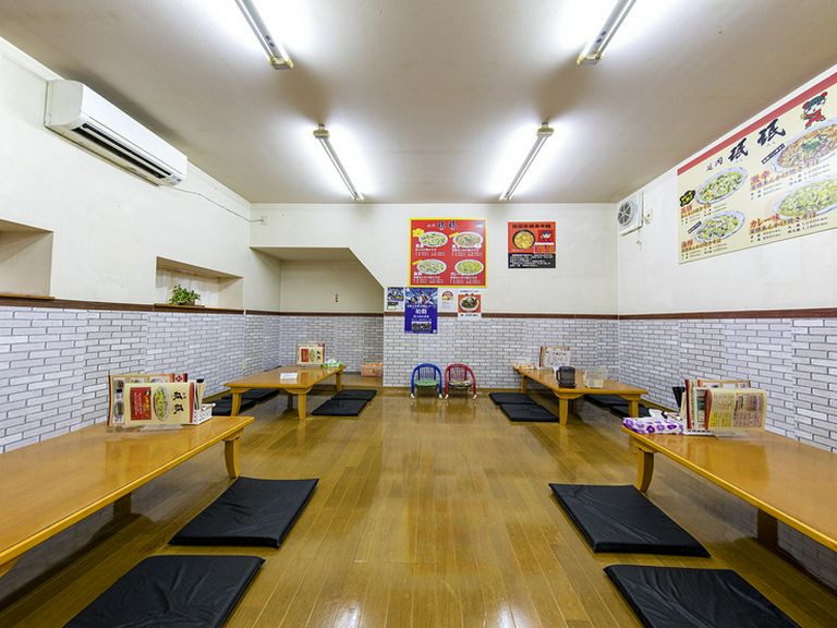 日常使いにも便利な、大衆食堂のようなアットホームな雰囲気