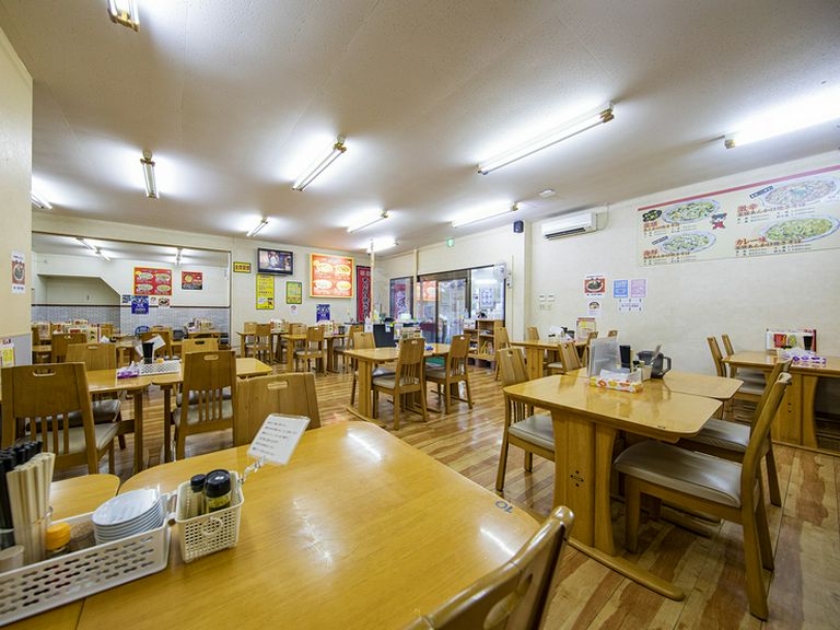 一人でも入りやすい開放的な店内!デートのランチにもGOOD