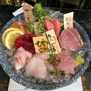 :また板の上の大漁刺身盛り
