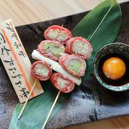 長崎が誇るブランド牛「長崎和牛」
当店自慢の野菜を甘みのある脂身の乗った長崎和牛で巻いたすき焼き串。うまくない訳がない。