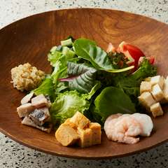 食べ応え満点。8種類の食材が入った『八宝サラダ』