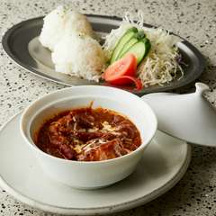 奥深い味わいがクセになる『激辛ケイジャンポークシチュー』