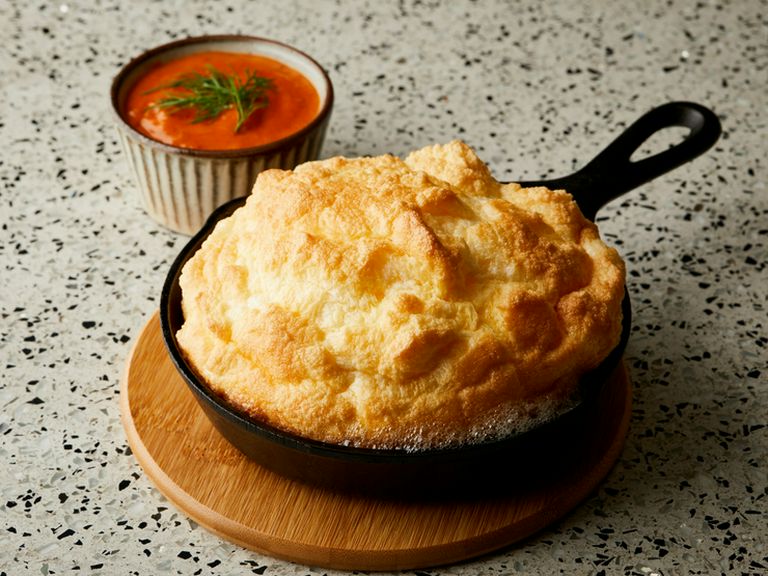 ふわふわのオムレツ シュリンプソース添え