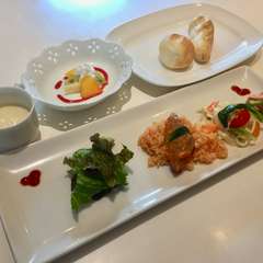 低学年のお子様対象のコースです。キッズコースと内容は同じですが、量の違いでお値段を設定しております。