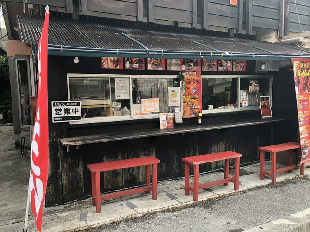 外カウンター席です