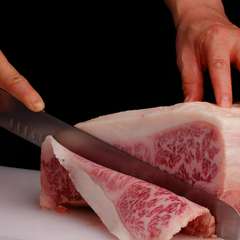 上質なＡ5和牛と彩り豊かな和の逸品をお愉しみください。