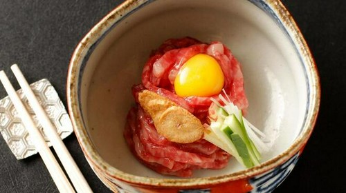特上和牛とろ刺しユッケ