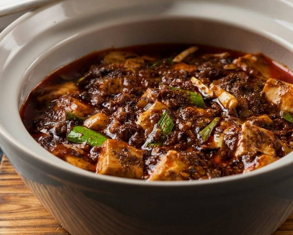 痺れるほどの辛さがたまらない。店を訪れたら外せない名物メニュー『マーボ豆腐』