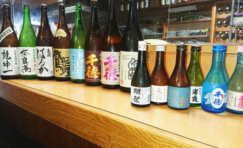 地元延岡産を中心に全国の銘酒を揃えています
