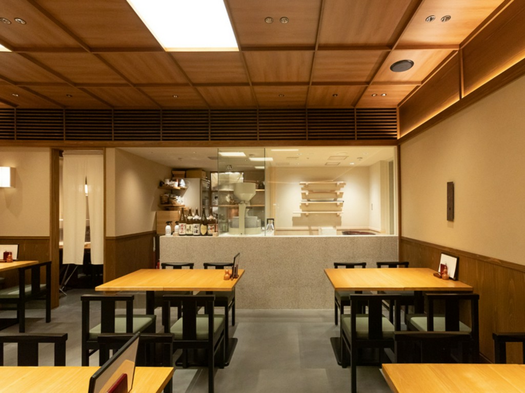 落着いた店内でお食事をお楽しみください