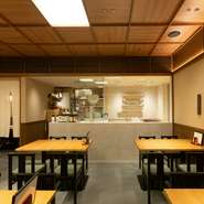 落着いた雰囲気の店内はゆっくりとお食事をお楽しみ頂けます。