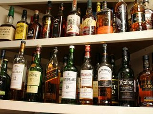 ウイスキーは60～70種類を常備