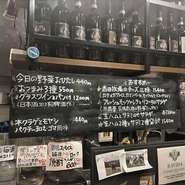 おすすめの料理や季節のサラダなど