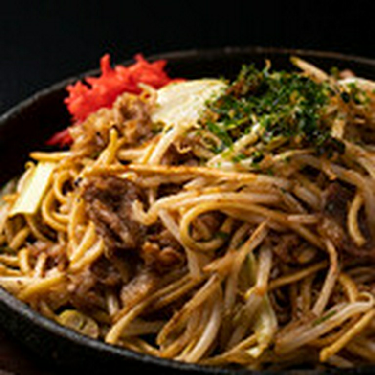 様々な鉄板料理が充実