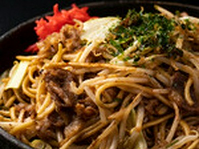 様々な鉄板料理が充実