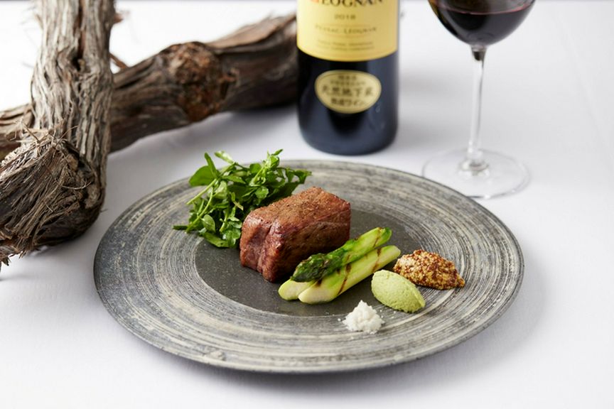 黒毛和牛を葡萄の木で燻した『葡萄の樹焼き』