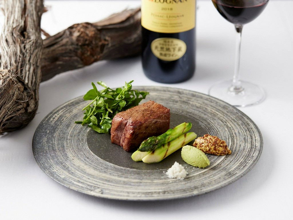 黒毛和牛を葡萄の木で燻した『葡萄の樹焼き』　