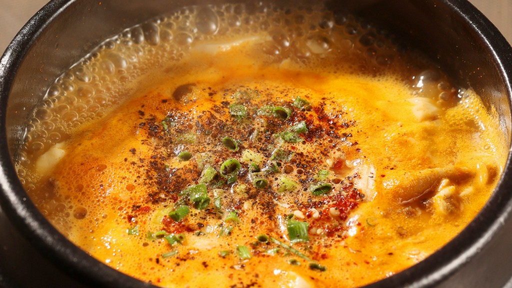 一度食べたらまた食べたくなる！本格的な味わいの『スンドゥブ』