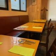 夫婦で利用される方も多いとか。のびのび過ごせる空間で、グラス片手に優雅に会話を弾ませる…。そんな大人なふたりのデートにも、おすすめできるお店です。