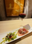 お1人さまでのご来店セット。お好きなアルコールドリンク＋軽い前菜。