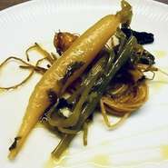 イタリアの魚醤とワインのマリネ。