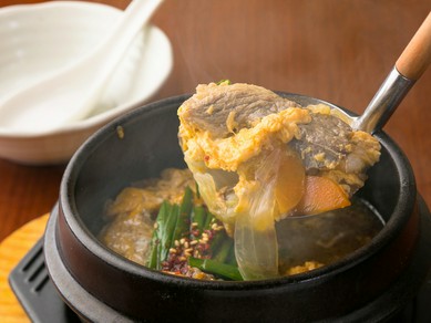 美酒佳肴をシェアしながら、心地良く酔える美酒を楽しむデートを