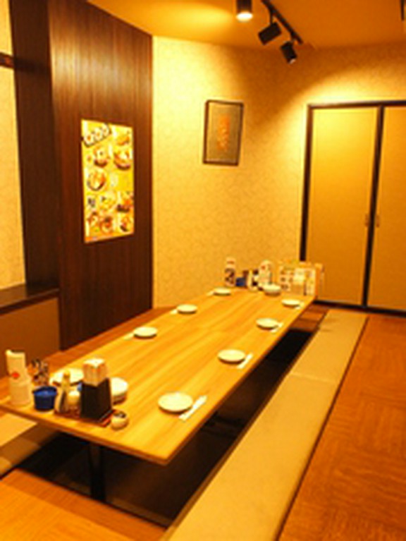 掘りごたつ席は貸し切り宴会でも活躍