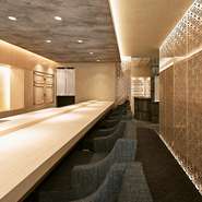 食材や料理や鮨へと姿を変える過程、提供するまでの演出、臨場感含め、『和』の魅力を存分にてお愉しみいただけます。