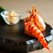 絶品鮨を自宅で堪能できる"おまかせ握り"お持ち帰り鮨をご用意しました☆

※前日17時までにご予約下さい。