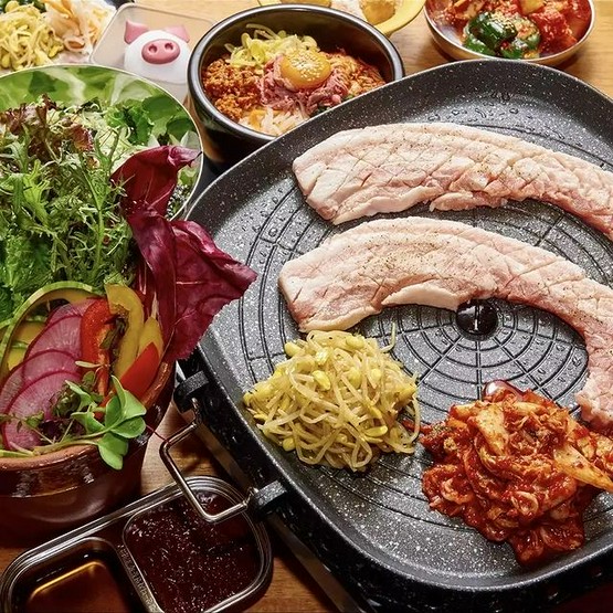 韓国料理サムギョプサル食べ放題 スリスリマスリ 東梅田 お初天神 太融寺 韓国料理 ネット予約可 ヒトサラ