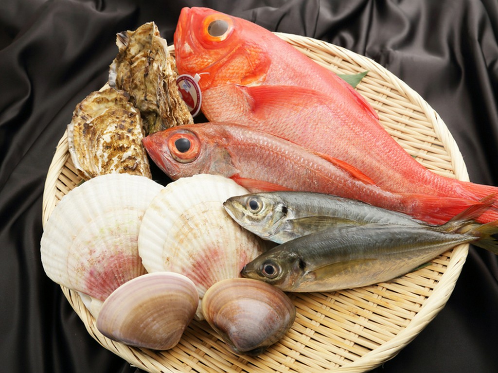 自ら目利きするこだわりの鮮魚を極上の一皿に仕立てる