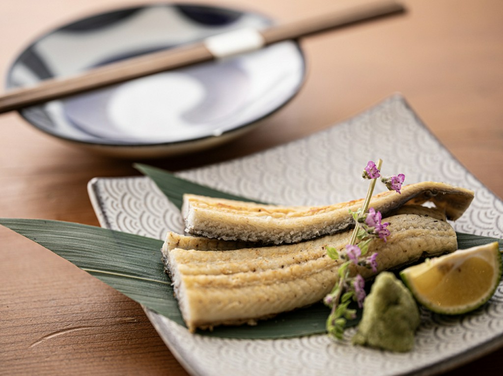 【うなぎ白焼き】900円