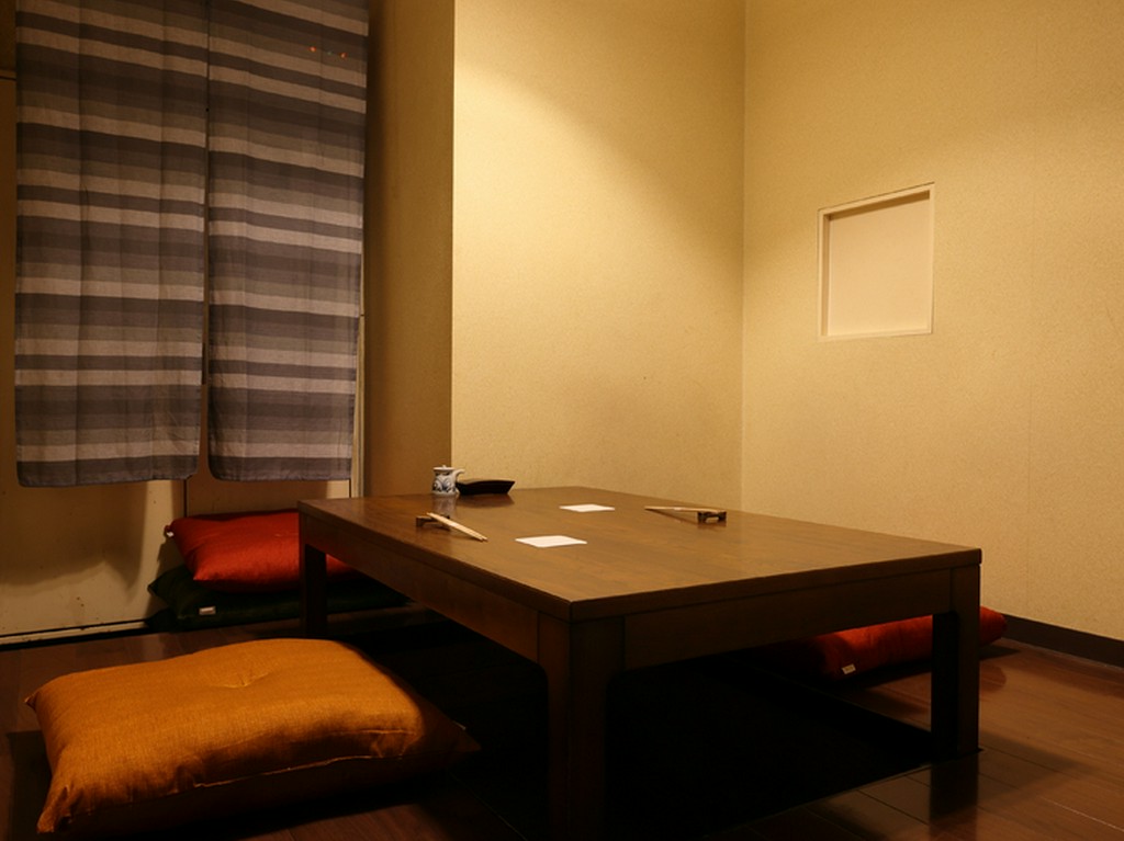 大人の女子会にオススメ! 個室感覚の空間で旬の鮨に憩える