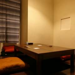 大人の女子会にオススメ! 個室感覚の空間で旬の鮨に憩える