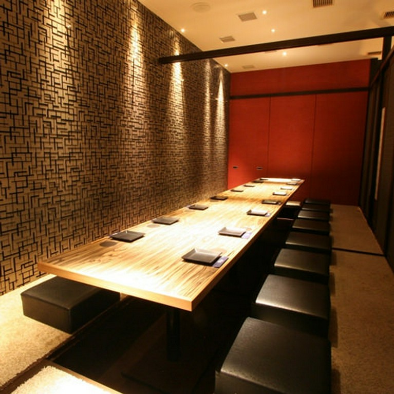 2名様～最大60名様までご利用頂ける個室完備!!