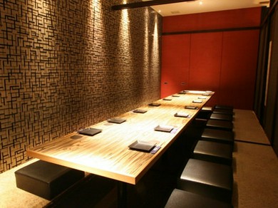 2名様〜最大60名様までご利用頂ける個室完備!!