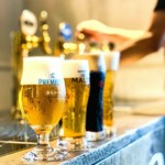 プレミアムモルツ含む4種類の生ビールの他、人気の角ハイボール、こだわり酒場のレモンサワー、コロロッシ赤白ワイン、自家製サングリア、豊富なカクテルを含む飲み放題が魅力!セットプランもございます。