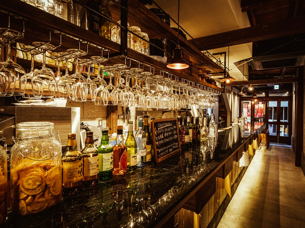 サクッと一人でも立ち寄れる、気軽なカウンター